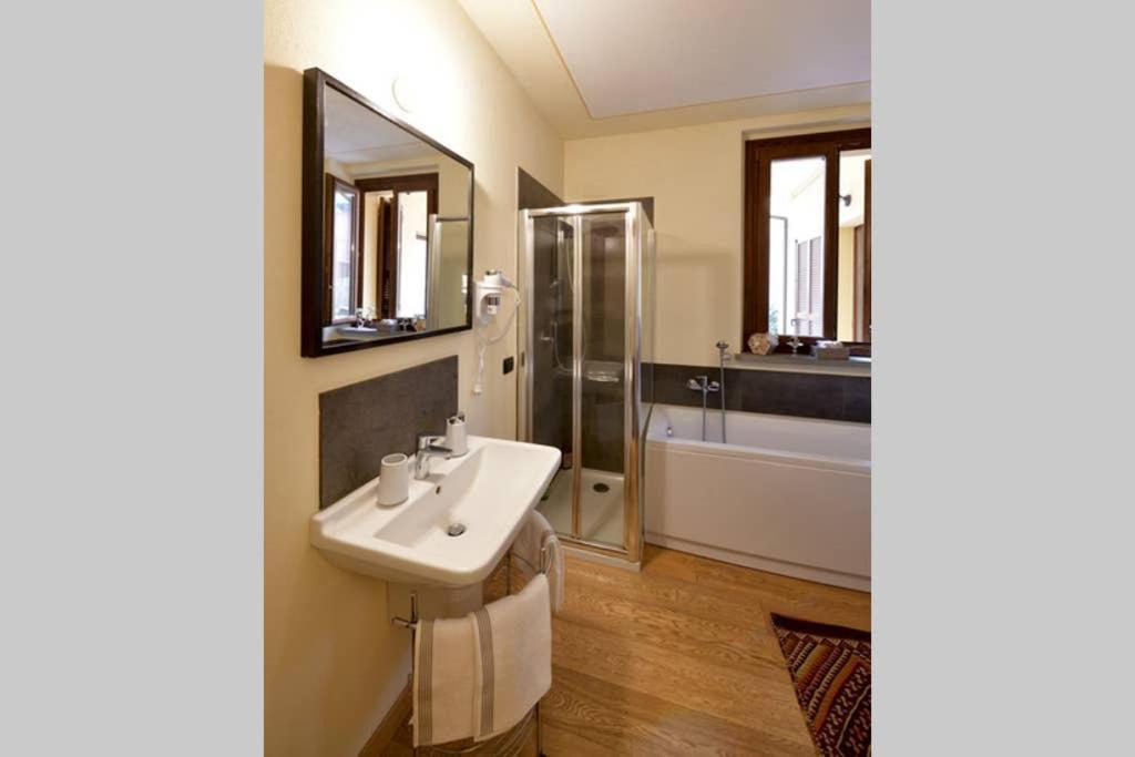 C-Rooms, Residenza Correggio Parma Buitenkant foto