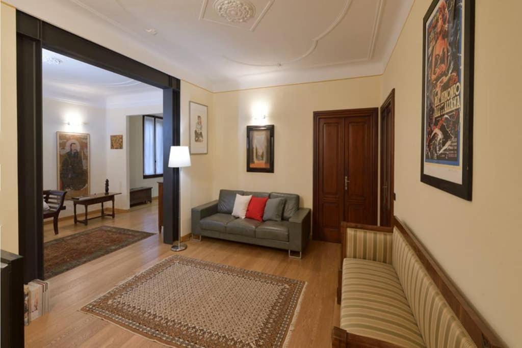 C-Rooms, Residenza Correggio Parma Buitenkant foto